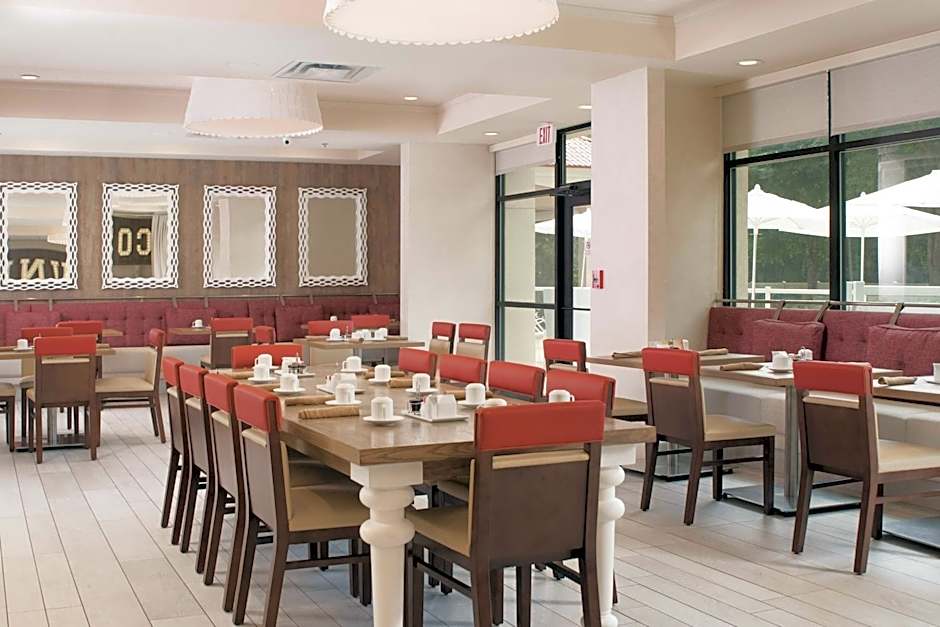 Delta Hotels by Marriott Orlando Lake Buena Vista