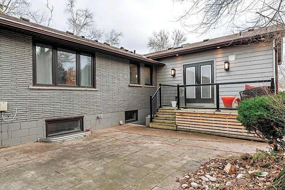 Luxurious and Spacious 4BR Home Near Downtown