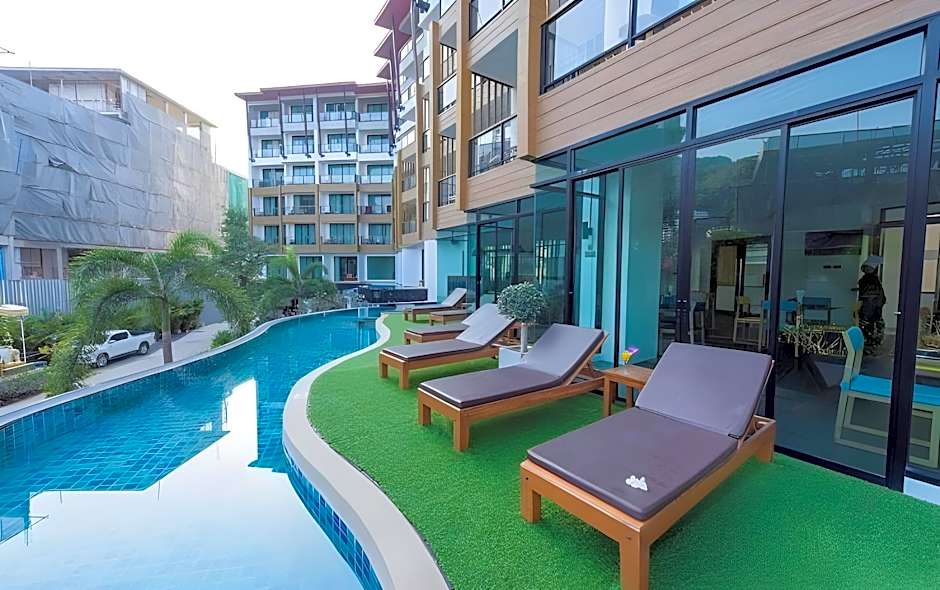 The Lunar Patong Hotel