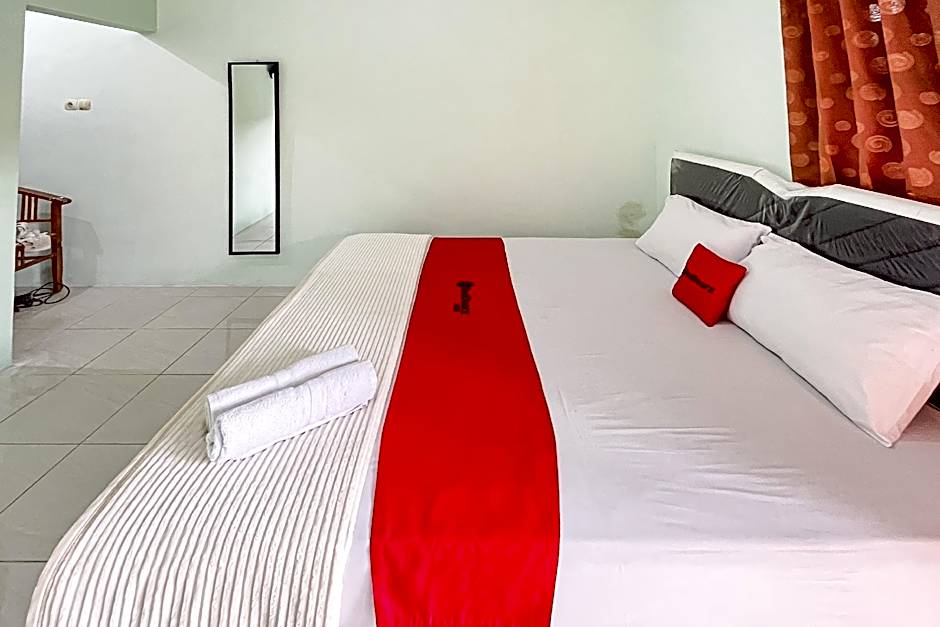 RedDoorz Syariah near RS Bhayangkara Nganjuk