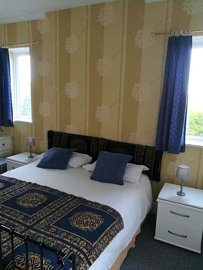 Balmoral Lodge Hotel