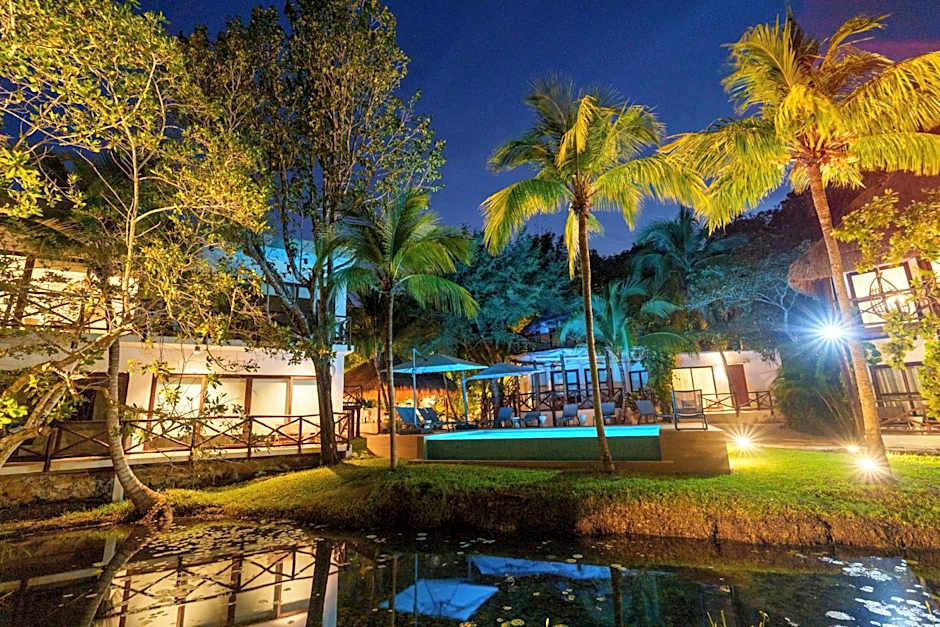 Azulea Bacalar Hotel & Spa - Lagoon Front