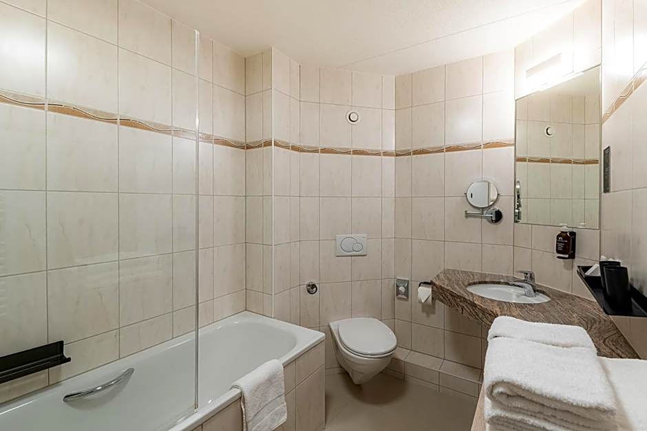 Victoria Hotel & Residence