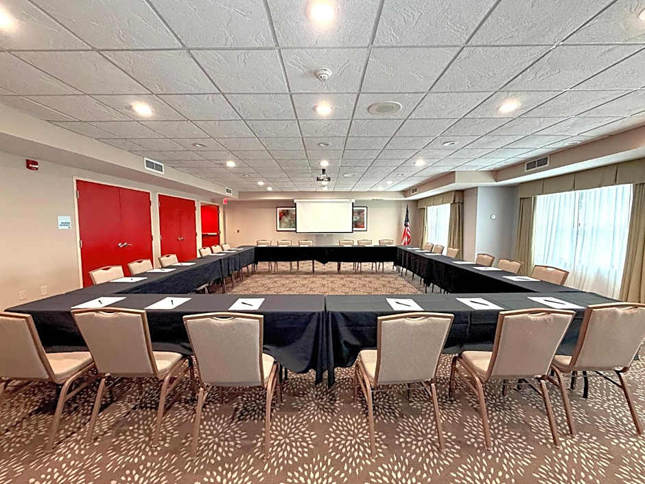 Holiday Inn Express & Suites - Olathe North By IHG