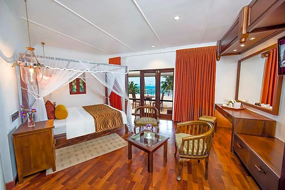 Tangerine Beach Hotel