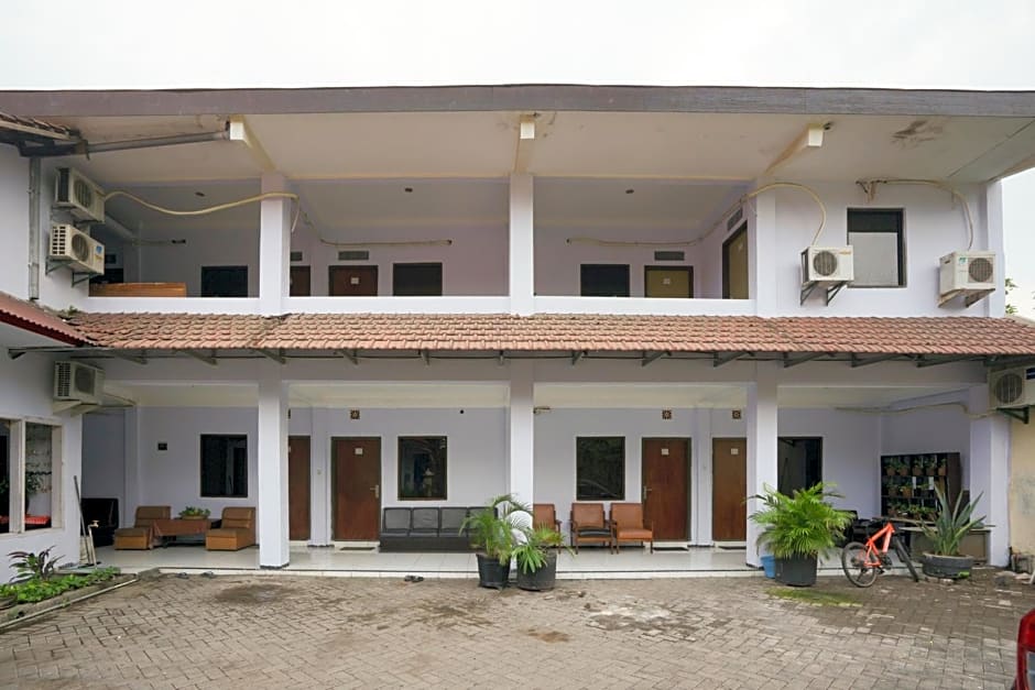 OYO 2003 Female Guest House