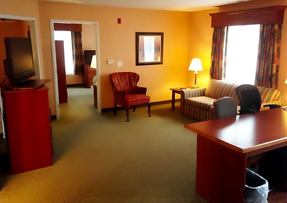 GrandStay Hotel & Suites Downtown Sheboygan