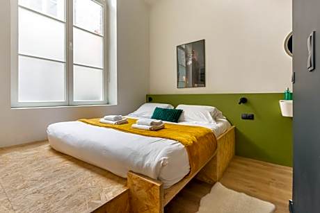 Apartment with Shower