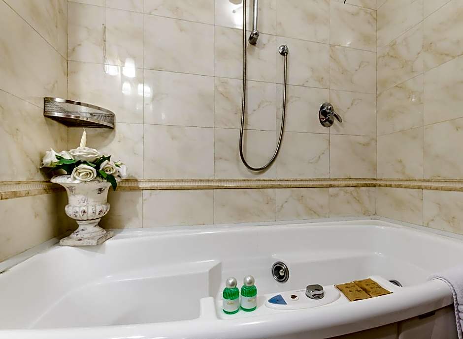 Luxury Rooms H 2000 Roma