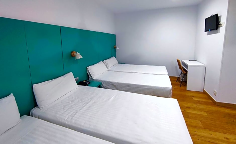 Yomo Hostal BCN Port