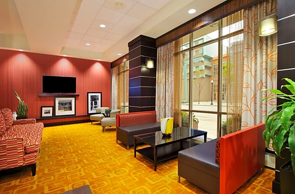 Hampton Inn By Hilton & Suites Columbus-Downtown