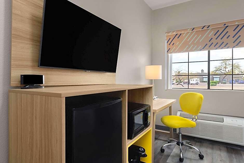 Days Inn & Suites by Wyndham Tucson/Marana