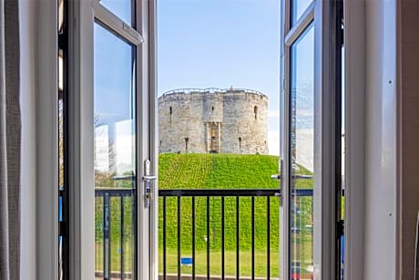 Double guest room with balcony and Tower view