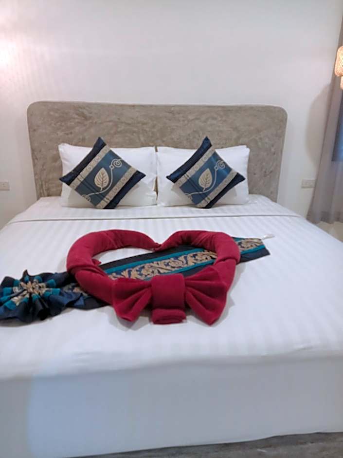 Lanta Buddy Resort , Long Beach
