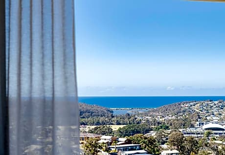 Deluxe Suite with Sea View (Not Pet Friendly)