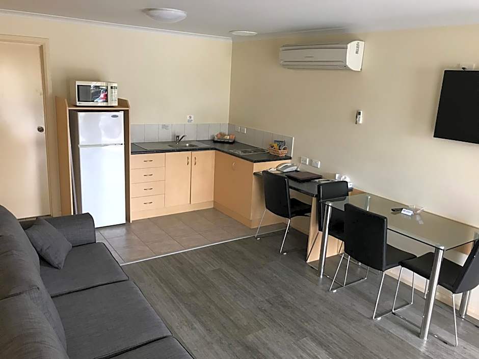 Sportsmans Motor Inn