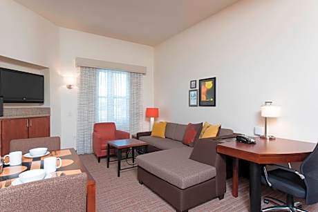 Studio, 1 King Bed with Sofa bed (Hearing Accessible) (1 King Bed and 1 Double Sofa Bed)
