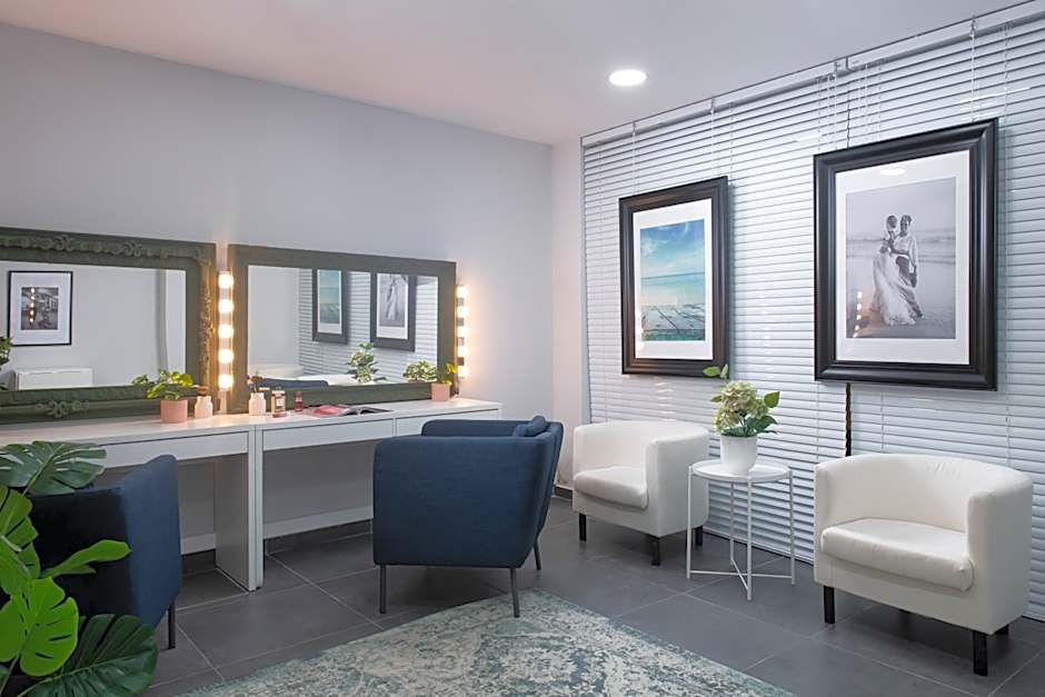 Athenian Riviera Hotel& Suites