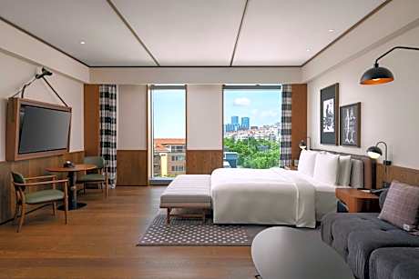 Executive King Room with Partial City View