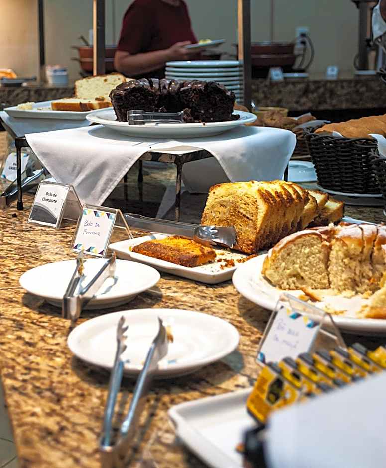 Master Porto Alegre Hotel - Av Carlos Gomes, Proximo ao Consulado Americano