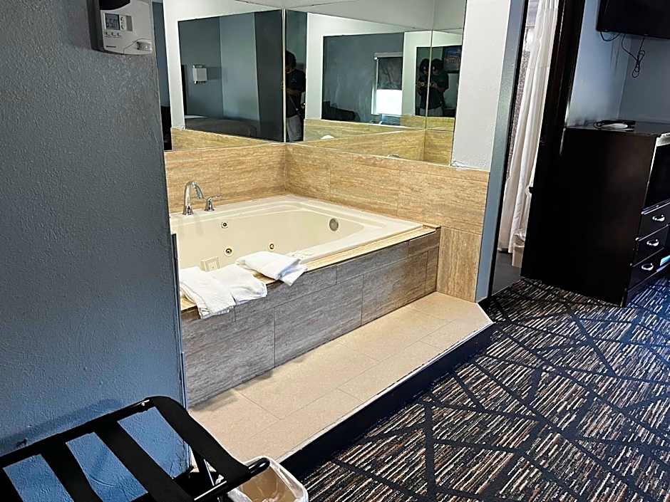 Quality Inn Grand Rapids Near Downtown