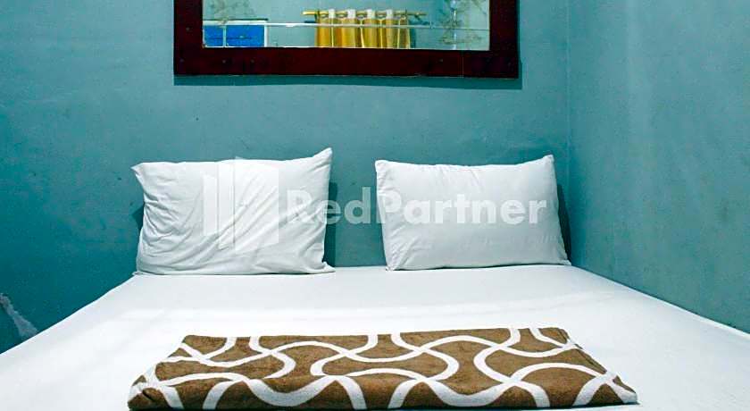 Snow White Residence near Grogol Mitra RedDoorz