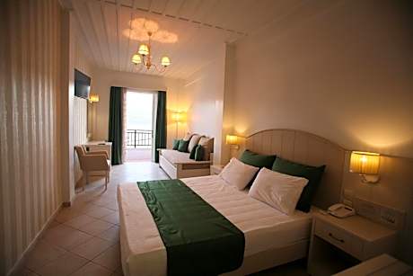 Triple Room - Sea Front 2nd floor