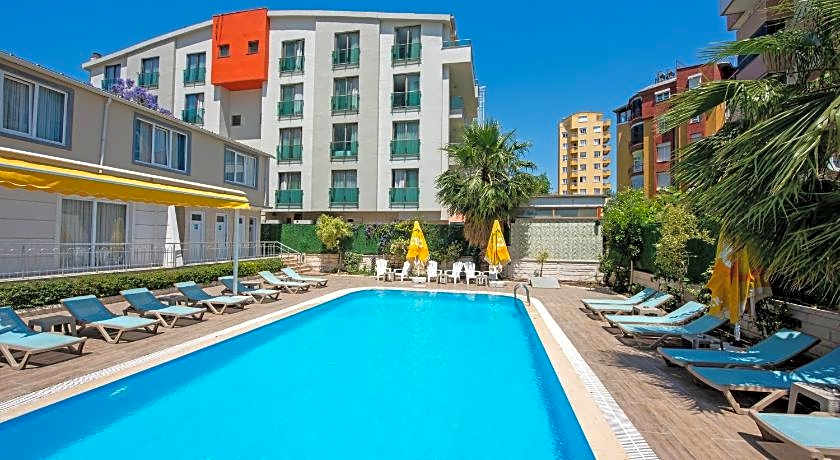 Citrus Luna Suite Hotel