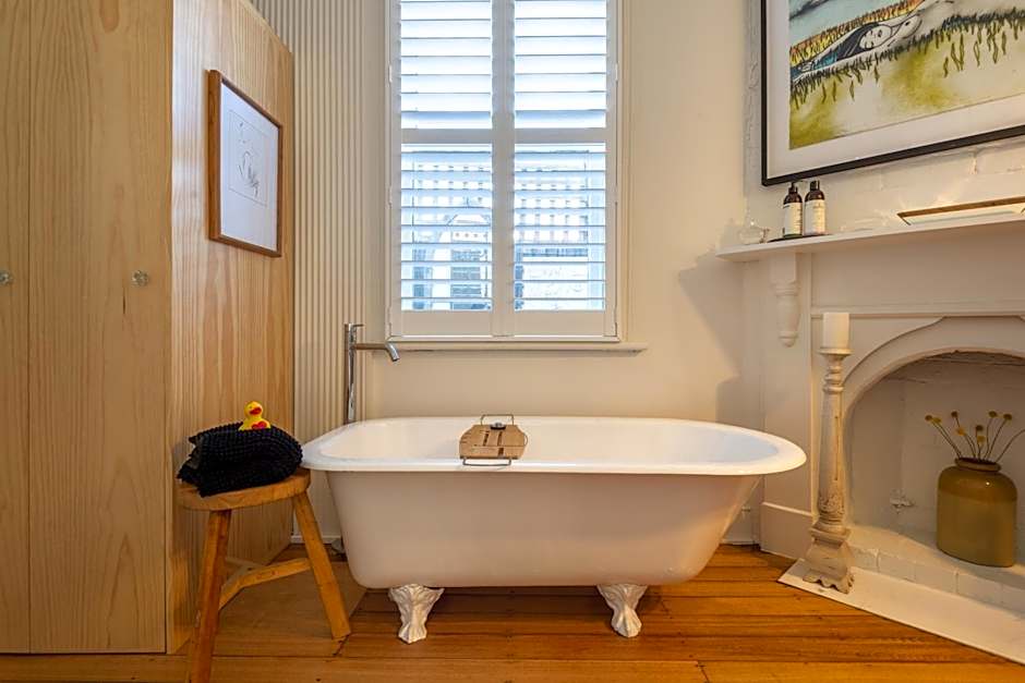 At Eleven - La Petite Maison