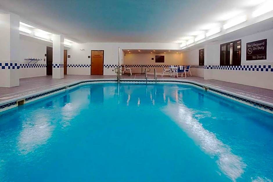 FairBridge Inn & Suites Thornton