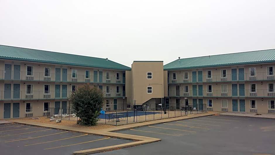 Days Inn Harrison – Harrison, AR