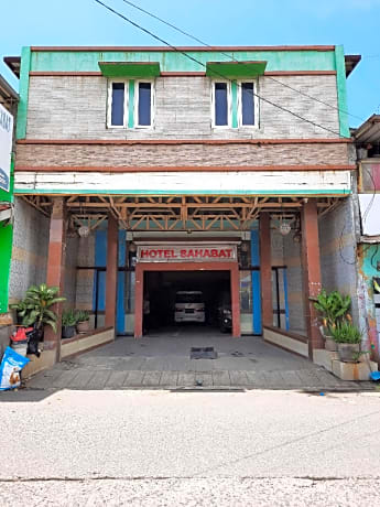 OYO 92469 Hotel Sahabat