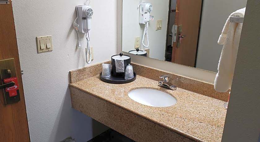 Econo Lodge Cedar Rapids South