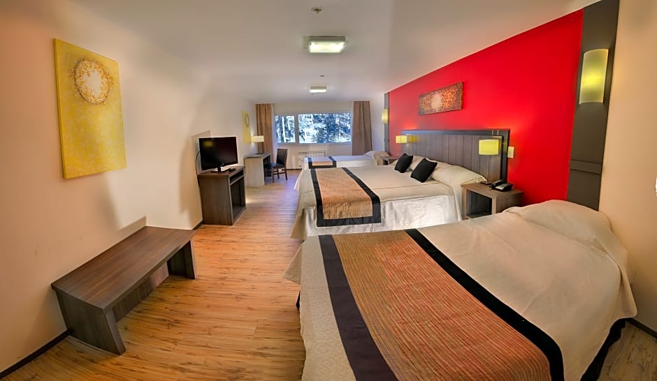 Huinid Pioneros Hotel