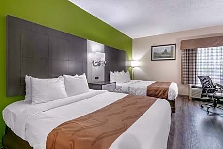 Queen Room with Two Queen Beds - Smoking