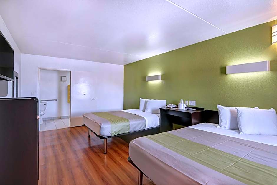 Motel 6-Dallas, TX - Forest Lane