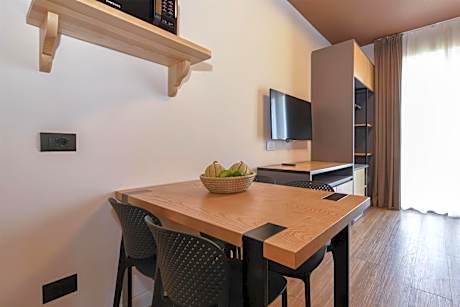 Family Queen Suite with Sofa Bed and Terrace - Non-Smoking