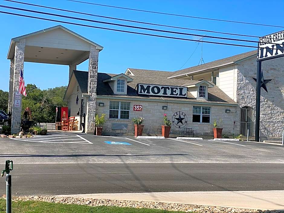 Cedar Creek Inn
