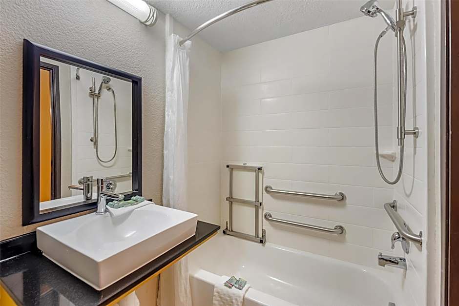Best Western Alamo Suites Downtown
