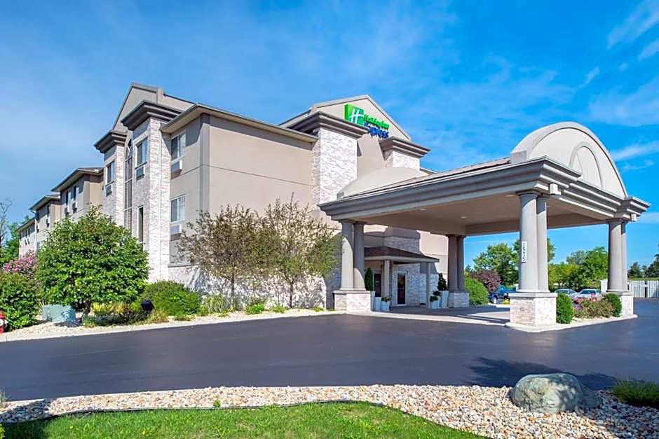 Holiday Inn Express & Suites Bucyrus by IHG