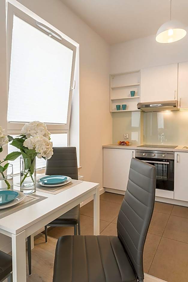Deluxe Apartments by The Railway Station Wroclaw