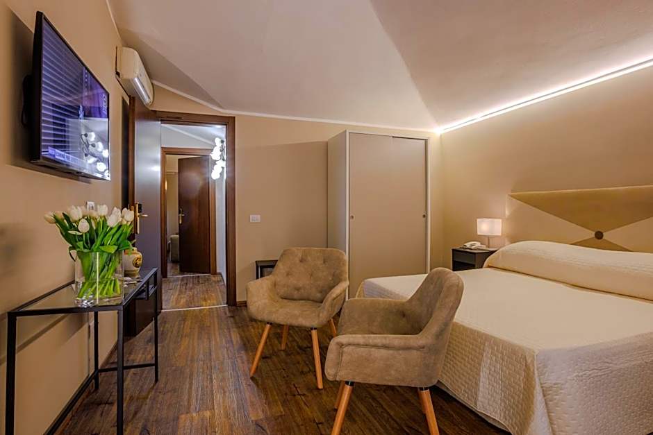 Photo 1 of 7 of Duplex Suite