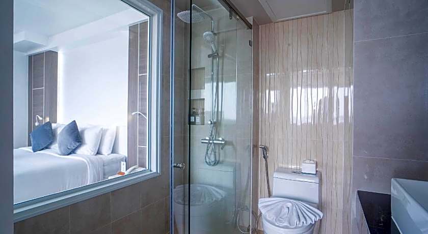 Thongtarin Hotel (SHA Plus)