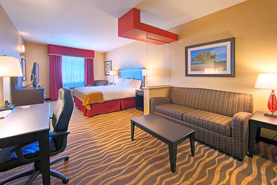 Holiday Inn Express & Suites Cotulla By IHG