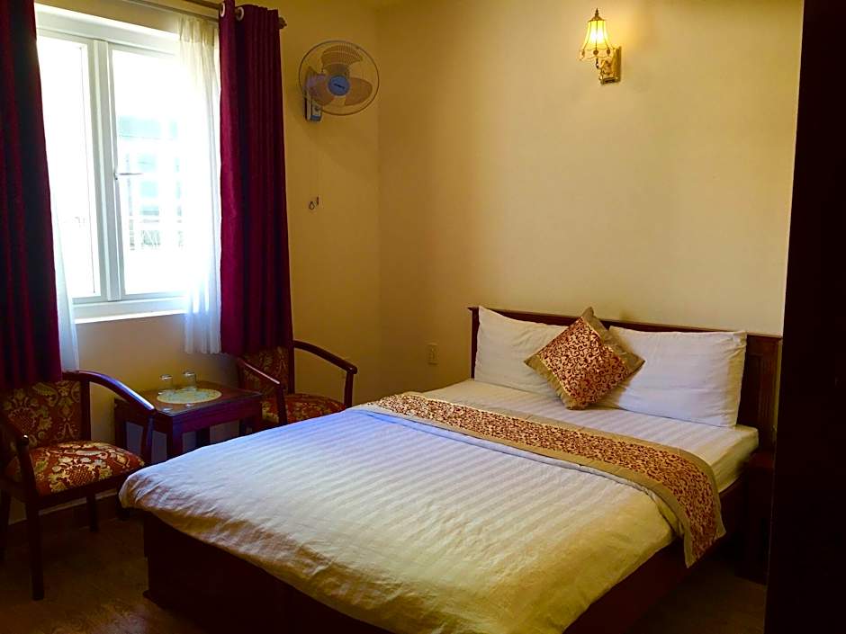 Huy Hoang Hotel - Tan Binh