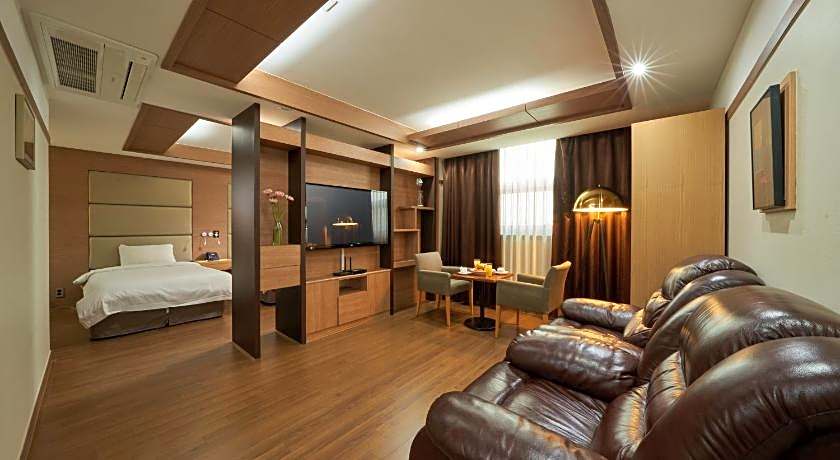 Gyeongju GG Tourist Hotel