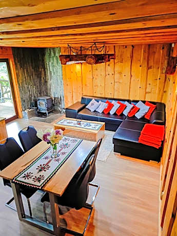 DOMEK NA GÓRACH z GORĄCĄ BALIĄ