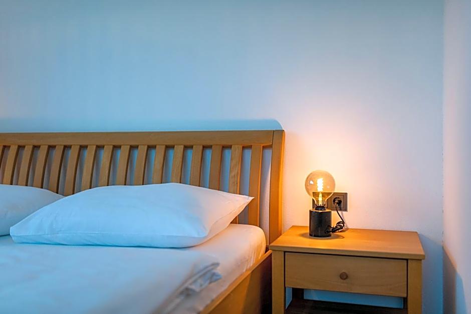 Elinas Mountain Views