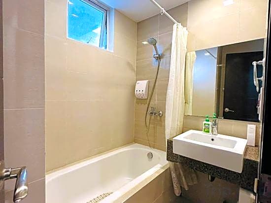 8 Newtown Boulevard by HiveRooms