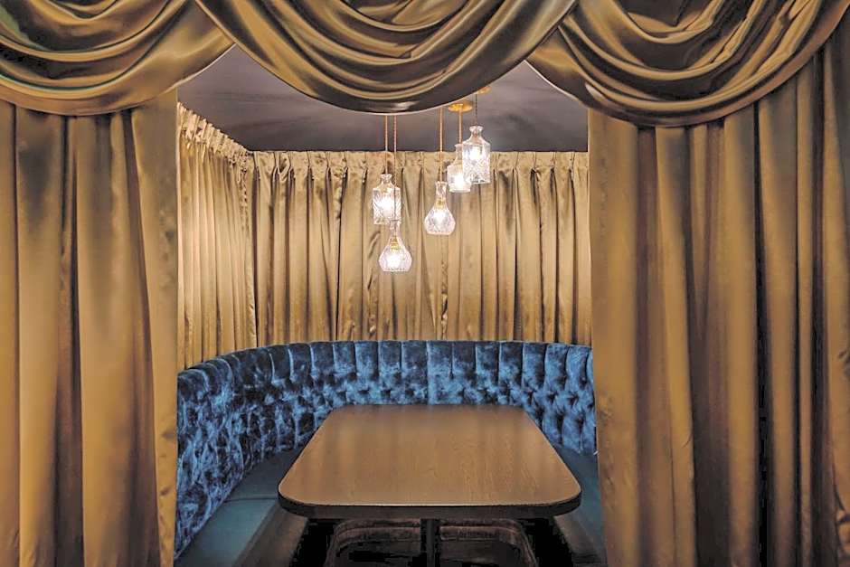 Hotel Fort Des Moines, Curio Collection by Hilton